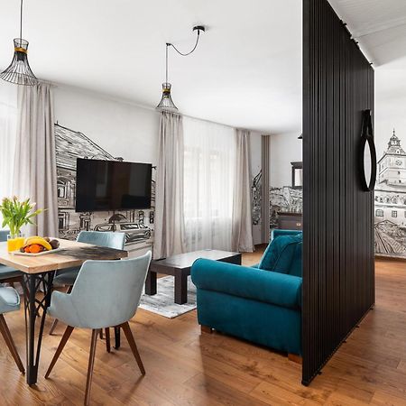 Peak Aparthotel - Old Town - By Cityhost Braşov Exteriör bild
