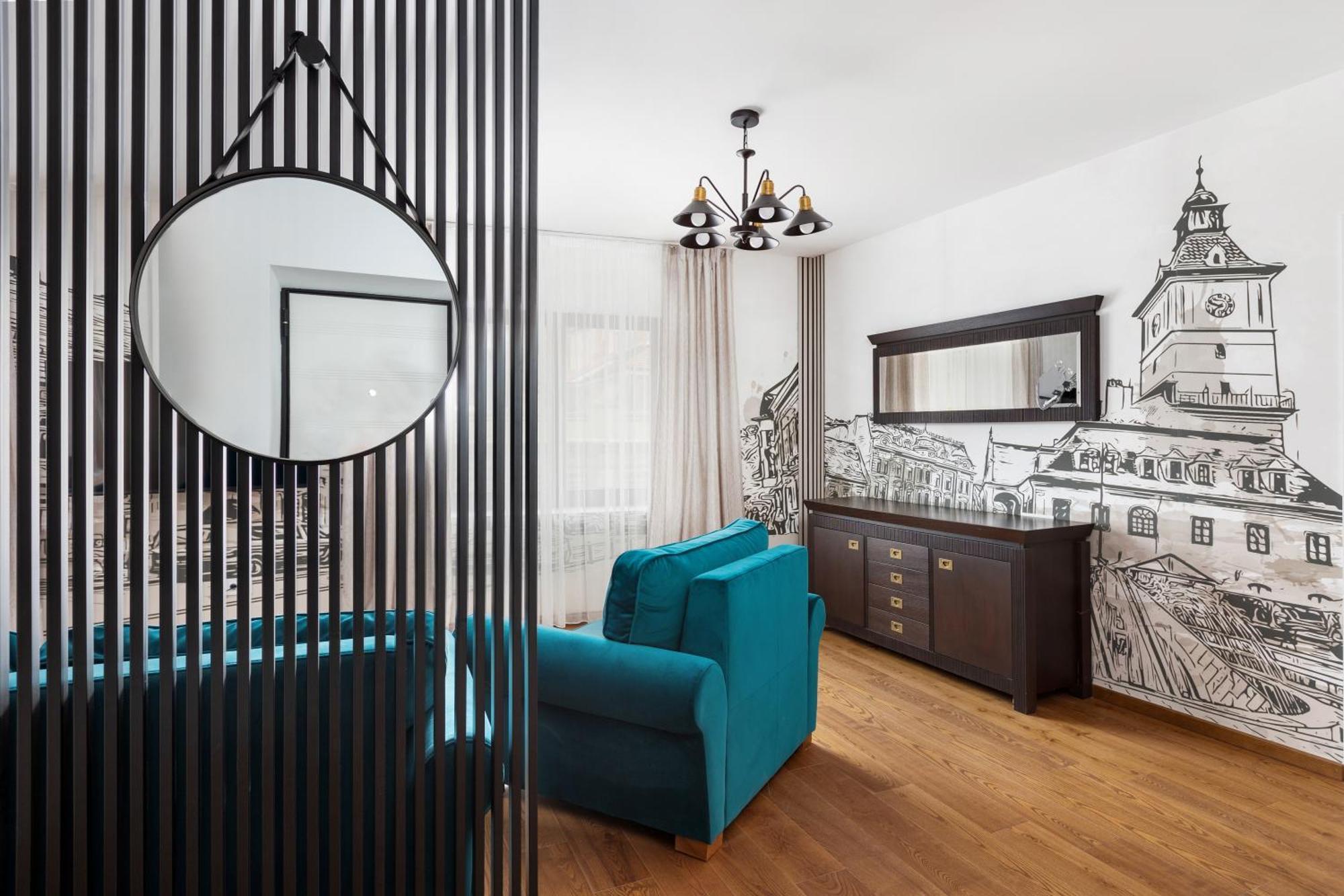 Peak Aparthotel - Old Town - By Cityhost Braşov Exteriör bild