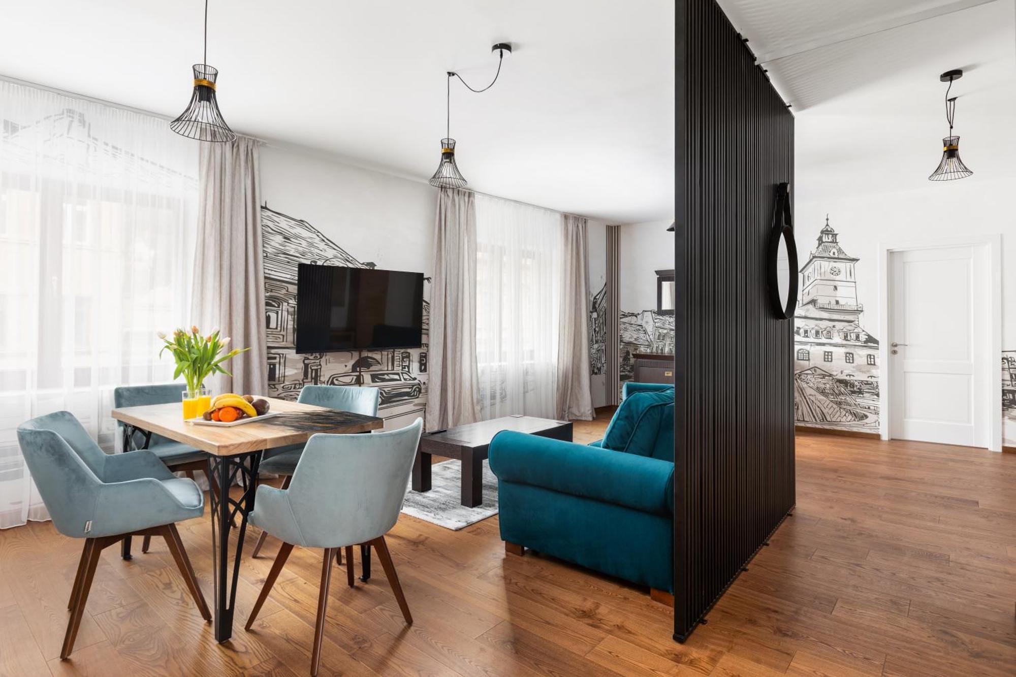 Peak Aparthotel - Old Town - By Cityhost Braşov Exteriör bild